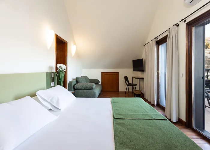 Alta Montana Hotel 3*